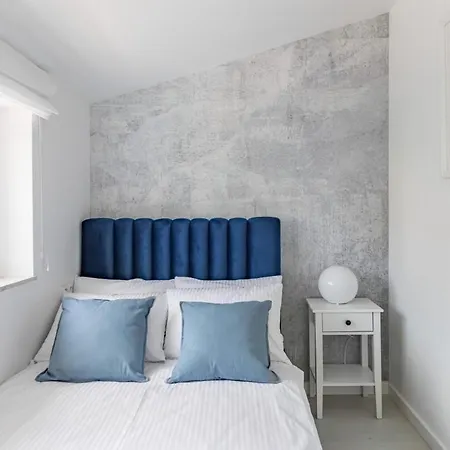 Apartman In Arbanija With Sea View, Terrace, Air Conditioning, Wifi 5139-5 *