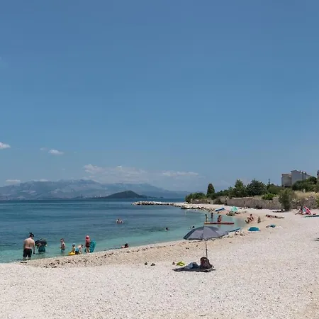 Apartman In Arbanija With Sea View, Terrace, Air Conditioning, Wifi 5139-5