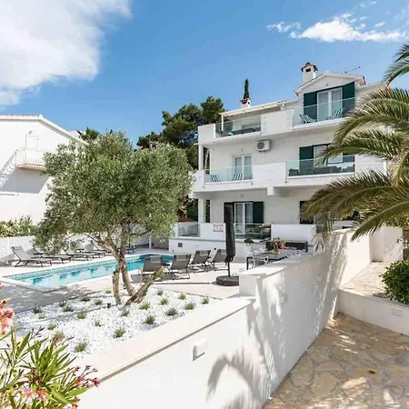 In Arbanija With Sea View, Terrace, Air Conditioning, Wifi 5139-5 Trogir