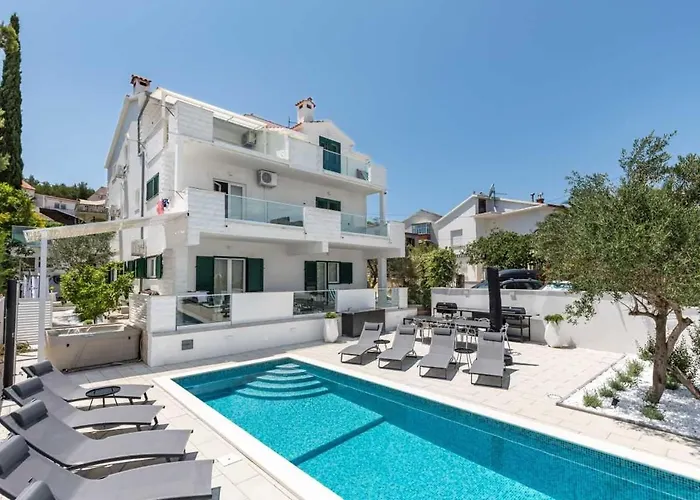 דירה In Arbanija With Sea View, Terrace, Air Conditioning, Wifi 5139-5 *