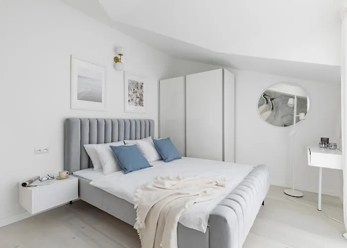 In Arbanija With Sea View, Terrace, Air Conditioning, Wifi 5139-5 דירה *