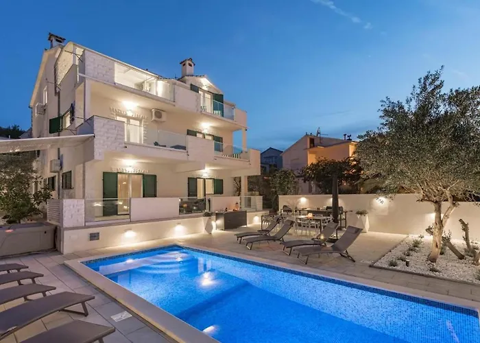 In Arbanija With Sea View, Terrace, Air Conditioning, Wifi 5139-5 Apartman