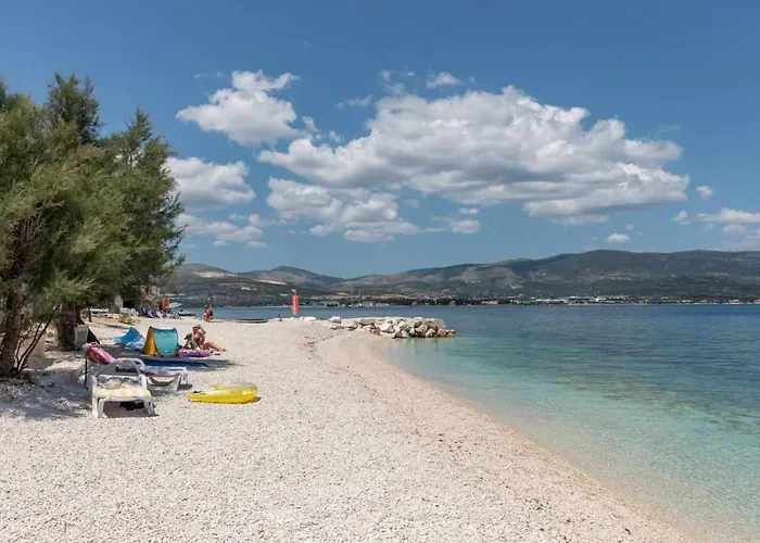 Apartman In Arbanija With Sea View, Terrace, Air Conditioning, Wifi 5139-5 *