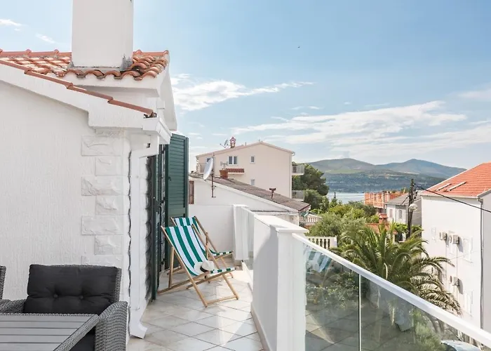 Apartman In Arbanija With Sea View, Terrace, Air Conditioning, Wifi 5139-5 Trogir