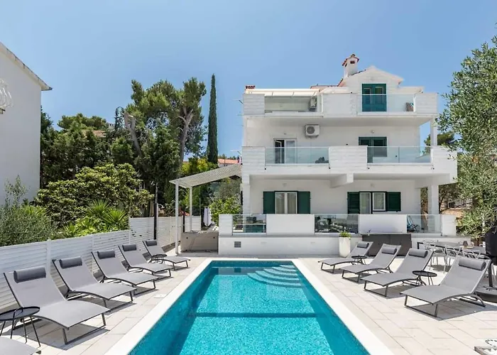 In Arbanija With Sea View, Terrace, Air Conditioning, Wifi 5139-5 Apartman Trogir