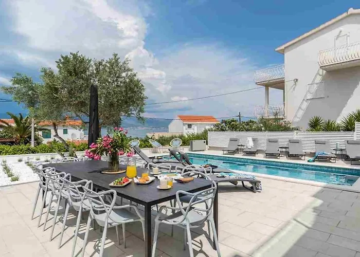 Apartman In Arbanija With Sea View, Terrace, Air Conditioning, Wifi 5139-5 Trogir
