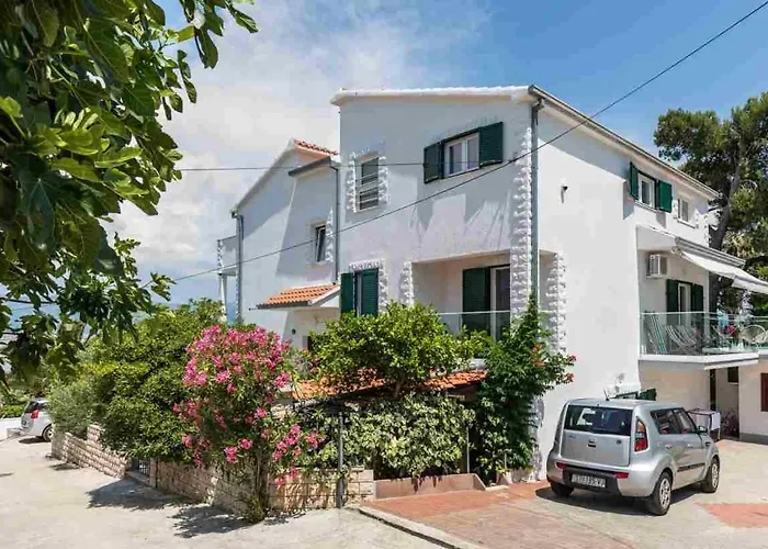 In Arbanija With Sea View, Terrace, Air Conditioning, Wifi 5139-5