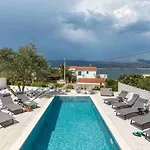 In Arbanija With Sea View, Terrace, Air Conditioning, Wifi 5139-5 Trogir