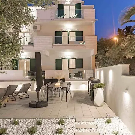 In Arbanija With Sea View, Terrace, Air Conditioning, Wifi 5139-5 Lägenhet Trogir