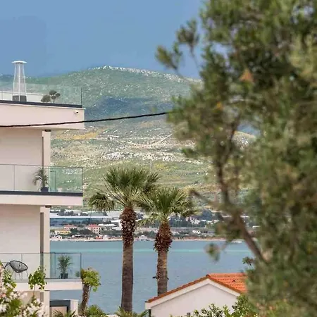 In Arbanija With Sea View, Terrace, Air Conditioning, Wifi 5139-5 Lägenhet *