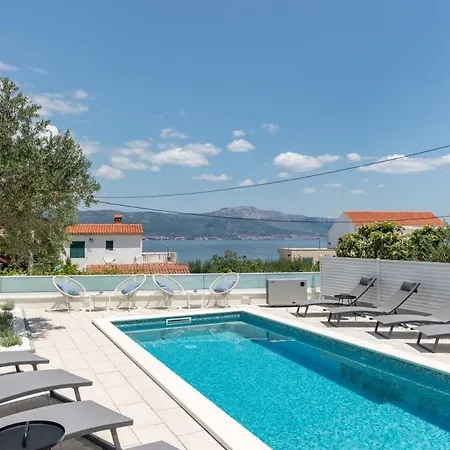 In Arbanija With Sea View, Terrace, Air Conditioning, Wifi 5139-5 Trogir