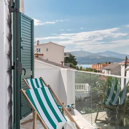 Lägenhet In Arbanija With Sea View, Terrace, Air Conditioning, Wifi 5139-5 *