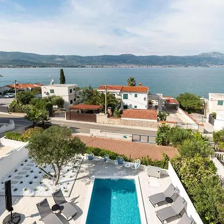 In Arbanija With Sea View, Terrace, Air Conditioning, Wifi 5139-5 * Trogir
