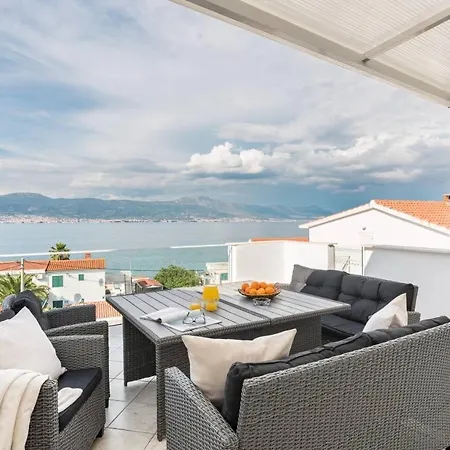 In Arbanija With Sea View, Terrace, Air Conditioning, Wifi 5139-5 Trogir