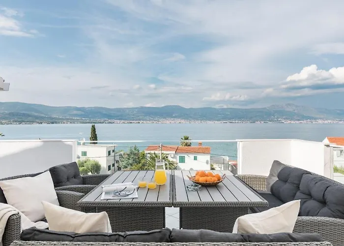 In Arbanija With Sea View, Terrace, Air Conditioning, Wifi 5139-5