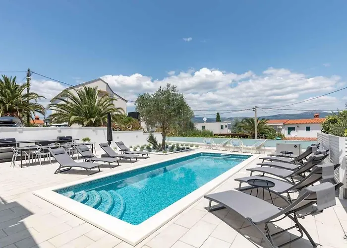 In Arbanija With Sea View, Terrace, Air Conditioning, Wifi 5139-5 Apartment