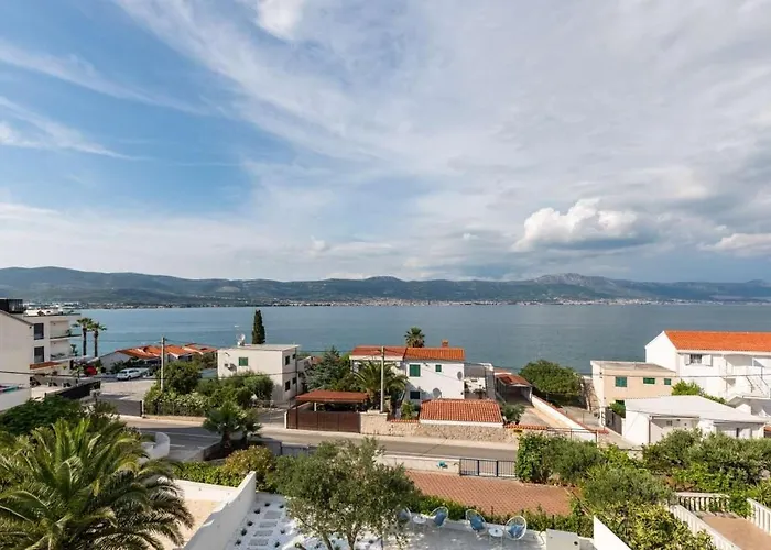 Apartment In Arbanija With Sea View, Terrace, Air Conditioning, Wifi 5139-5 Trogir