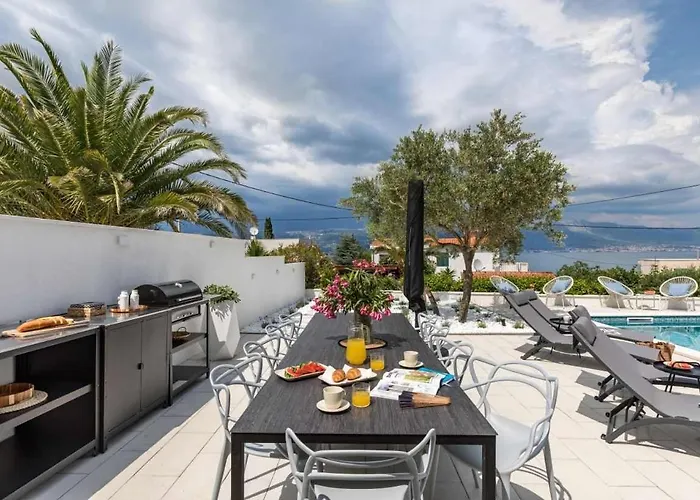 Apartment In Arbanija With Sea View, Terrace, Air Conditioning, Wifi 5139-5