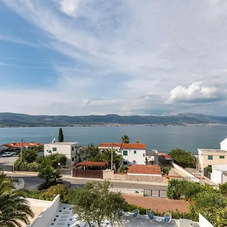 Apartment In Arbanija With Sea View, Terrace, Air Conditioning, Wifi 5139-5 Trogir